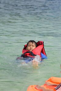 life jackets for kids near me on Maui
